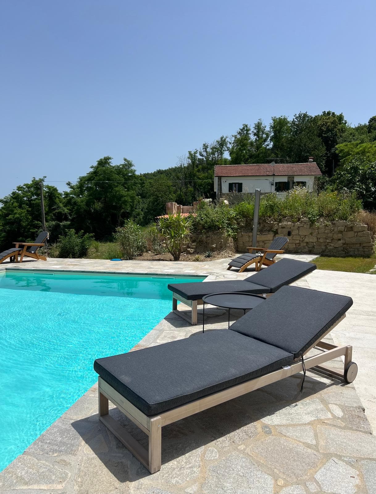 Udlejning af feriehus i Piemonte, Norditalien | Privat pool og flot udsigt