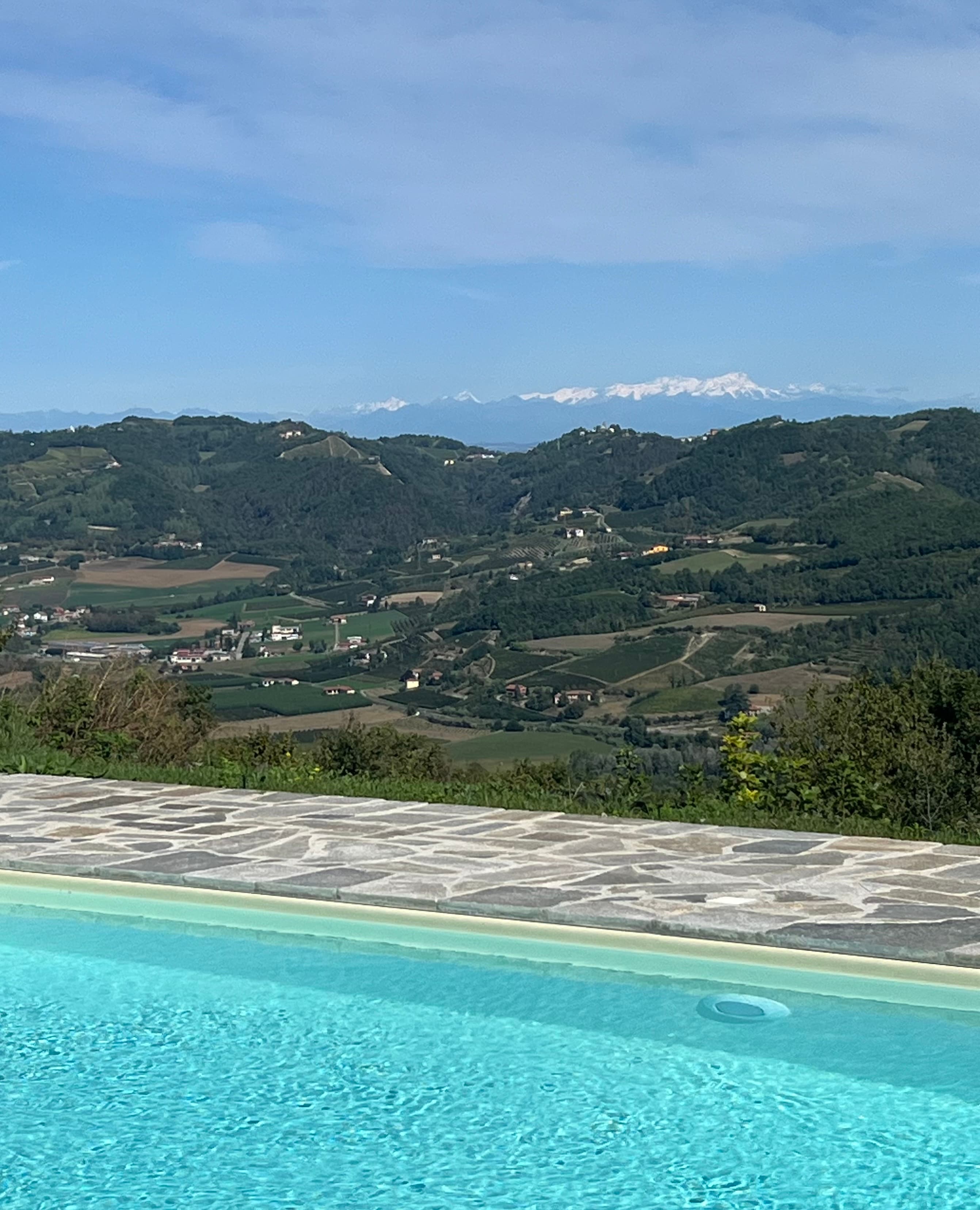 Udlejning af feriehus i Piemonte, Norditalien | Privat pool og flot udsigt